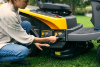 STIGA Akku-Rasentraktor Swift 372e - inkl. 3 Akkus 7