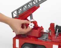Bruder MAN TGA Feuerwehr mit Drehleiter, Wasserpumpe, Light 
