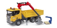 Bruder Scania Super 560R Baustellen-LKW mit Kran und 2 Palet