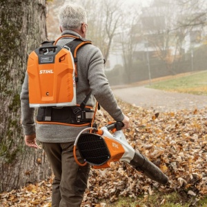 STIHL Akku-Blasgerät BGA 200 mit Komfort-Tragsystem - o