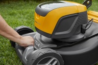 STIGA Akku-Rasenmäher Collector 548 AE Kit - inkl. Akku